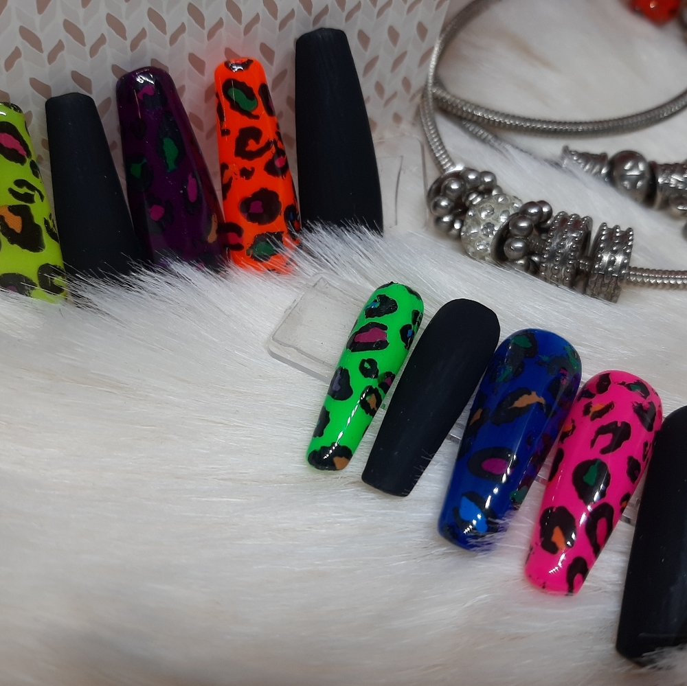 RAINBOW LEOPARD press on nails MEDIUM